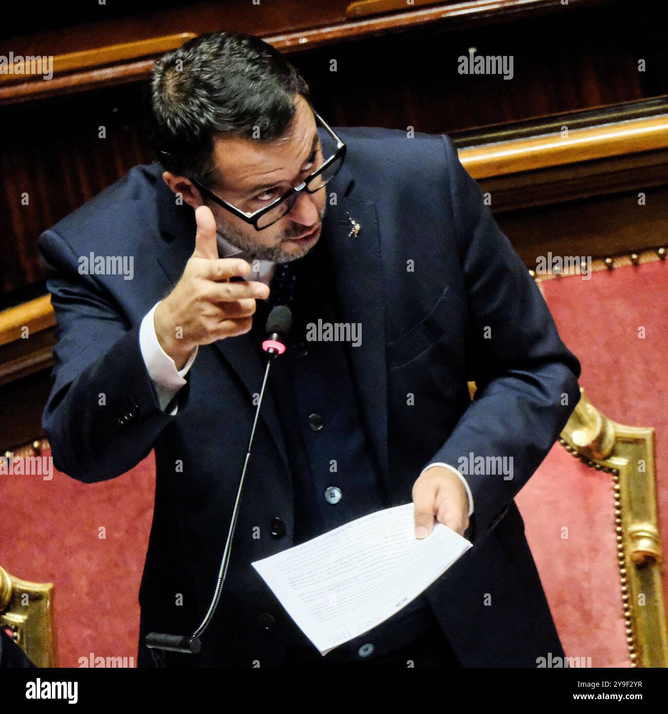 Roma, Italien. Oktober 2024. IL Ministro dei Trasporti Matteo Salvini risponde alle interrogazioni a risposta immediately durante lo svolgimento del Fragestunde in Senato a Roma, Giovedì, 10 Ottobre 2024 (Foto Mauro Scrobogna/LaPresse) Verkehrsminister Matteo Salvini beantwortet während der Fragestunde im Senat in Rom, Donnerstag, 10. Oktober 2024 (Foto: Mauro Scrobogna/LaPresse) Alamy News Stockfoto