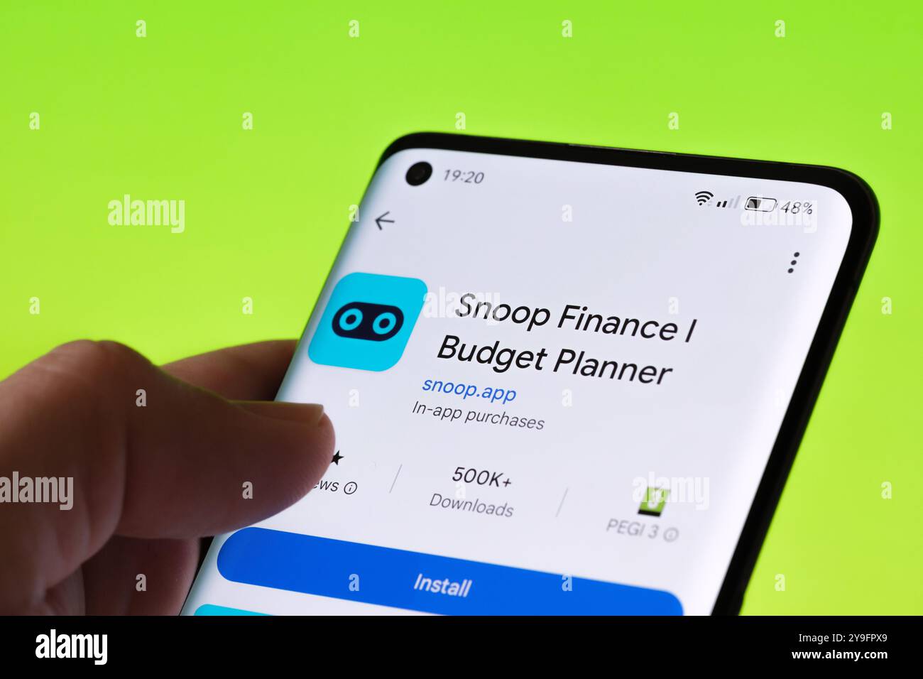 Snoop Finance App-Benutzeroberfläche auf dem Smartphone-Bildschirm, Budgetplaner und Finanzmanagement-Tool. Stafford, Vereinigtes Königreich, 8. Oktober 2024. Stockfoto