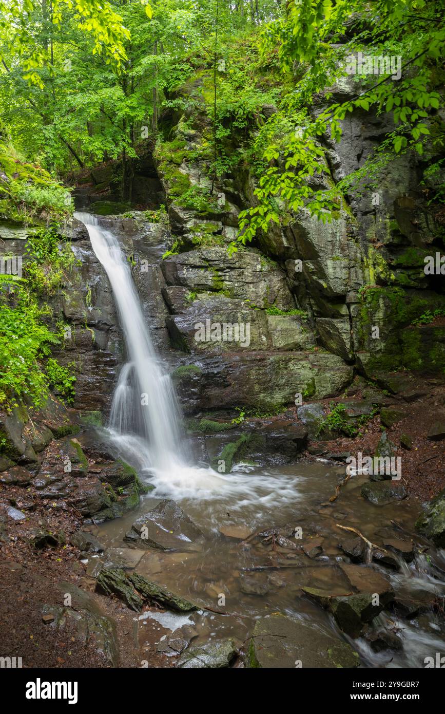 Starohutiansky Wasserfall in der Nähe von Nova Bana und Zarnovica, Pohronsky Inovec Berge, Slowakei Stockfoto