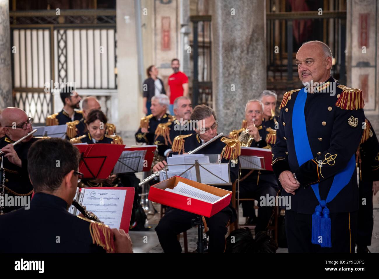 Rom, Rm, Italien. Oktober 2024. Die Feier zum 154. Jahrestag der Gründung der „Polizia Locale di Roma Capitale“ findet in der Kirche Santa Maria in Aracoeli und auf dem Platz Campidoglio statt. (Kreditbild: © Marco Di Gianvito/ZUMA Press Wire) NUR REDAKTIONELLE VERWENDUNG! Nicht für kommerzielle ZWECKE! Stockfoto