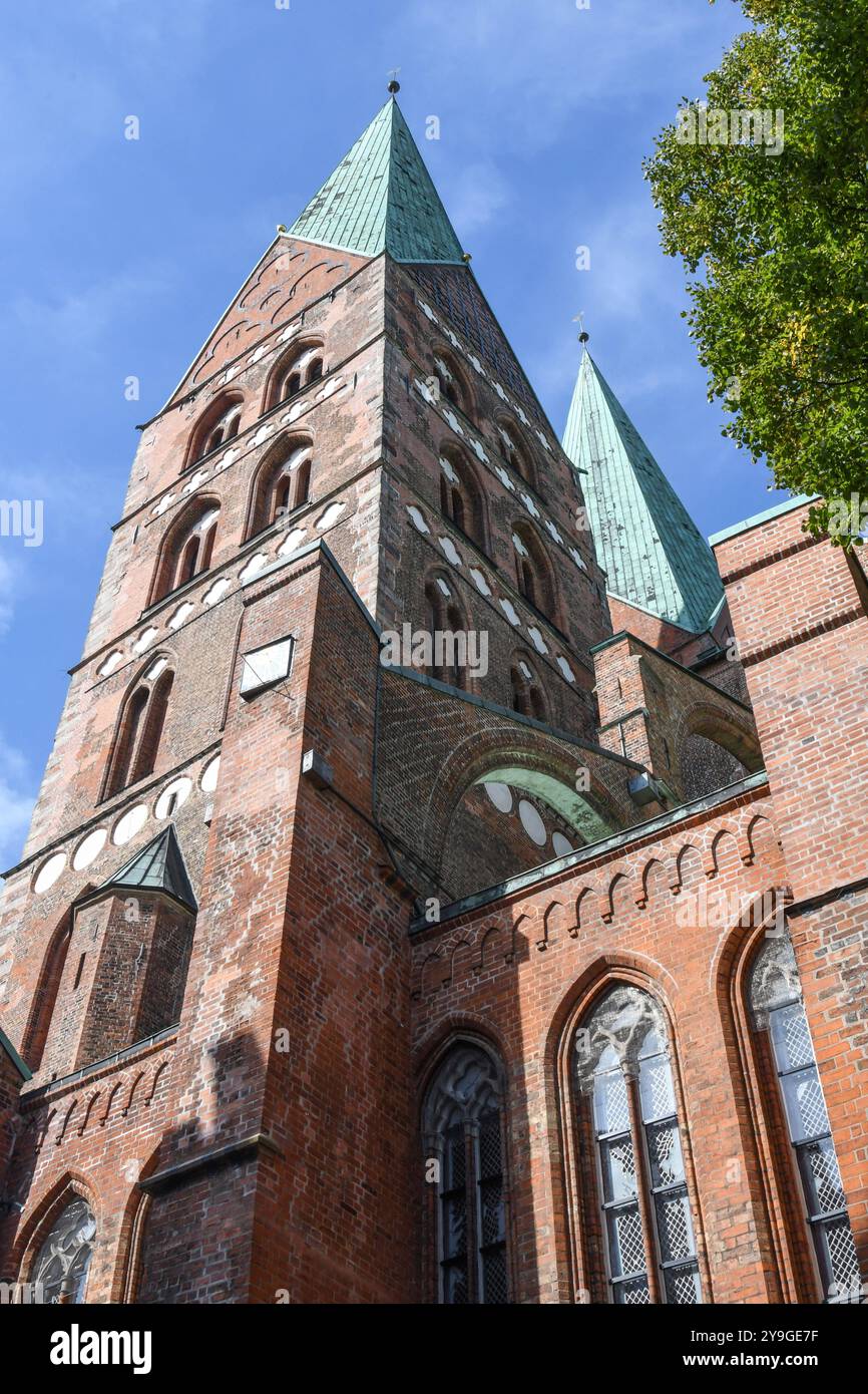 Monumentale Backsteinarchitektur- die Lübecker Marienkirche. Seit 1987 ...