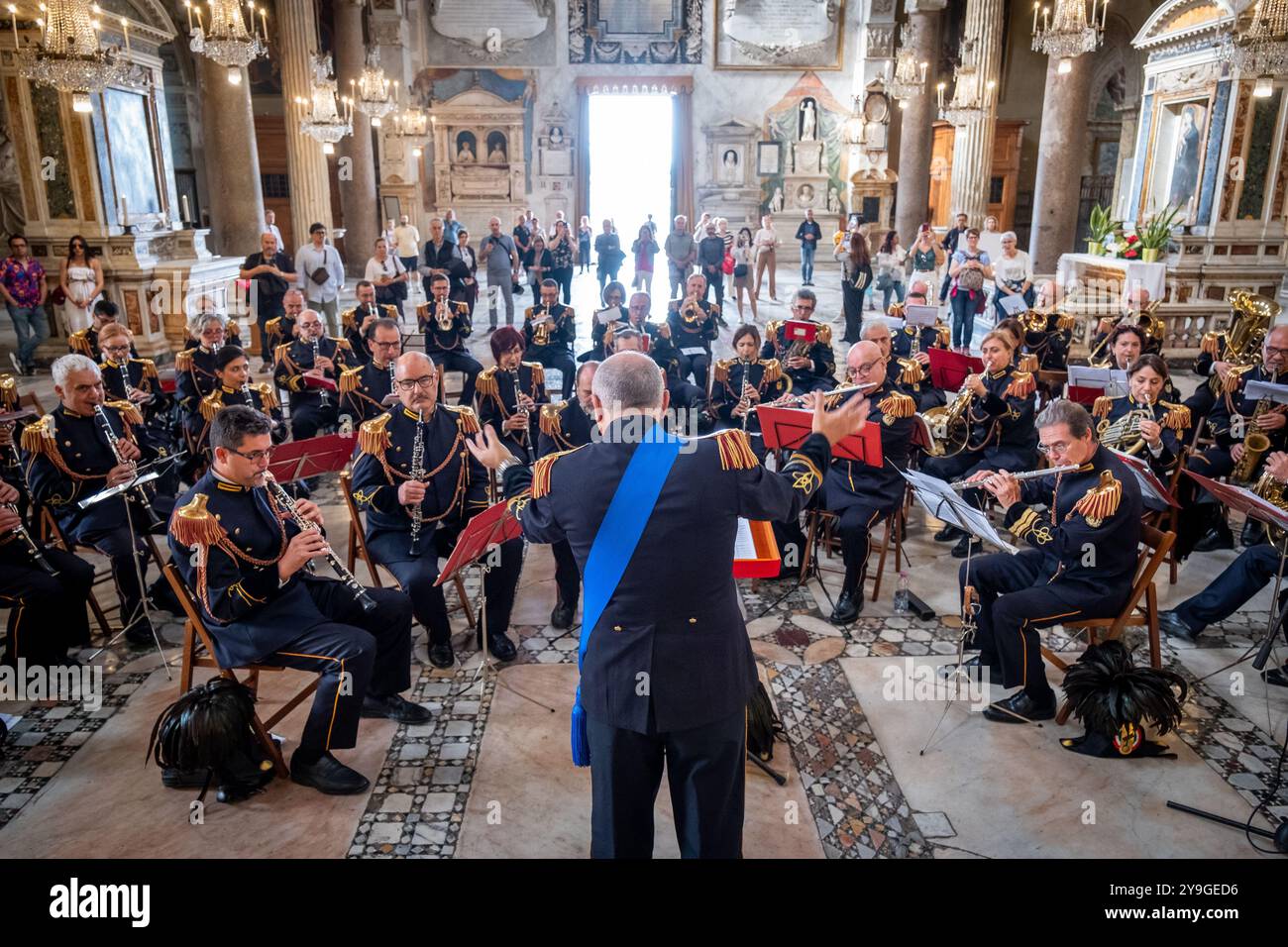 Rom, Rm, Italien. Oktober 2024. Die Feier zum 154. Jahrestag der Gründung der „Polizia Locale di Roma Capitale“ findet in der Kirche Santa Maria in Aracoeli und auf dem Platz Campidoglio statt. (Kreditbild: © Marco Di Gianvito/ZUMA Press Wire) NUR REDAKTIONELLE VERWENDUNG! Nicht für kommerzielle ZWECKE! Stockfoto