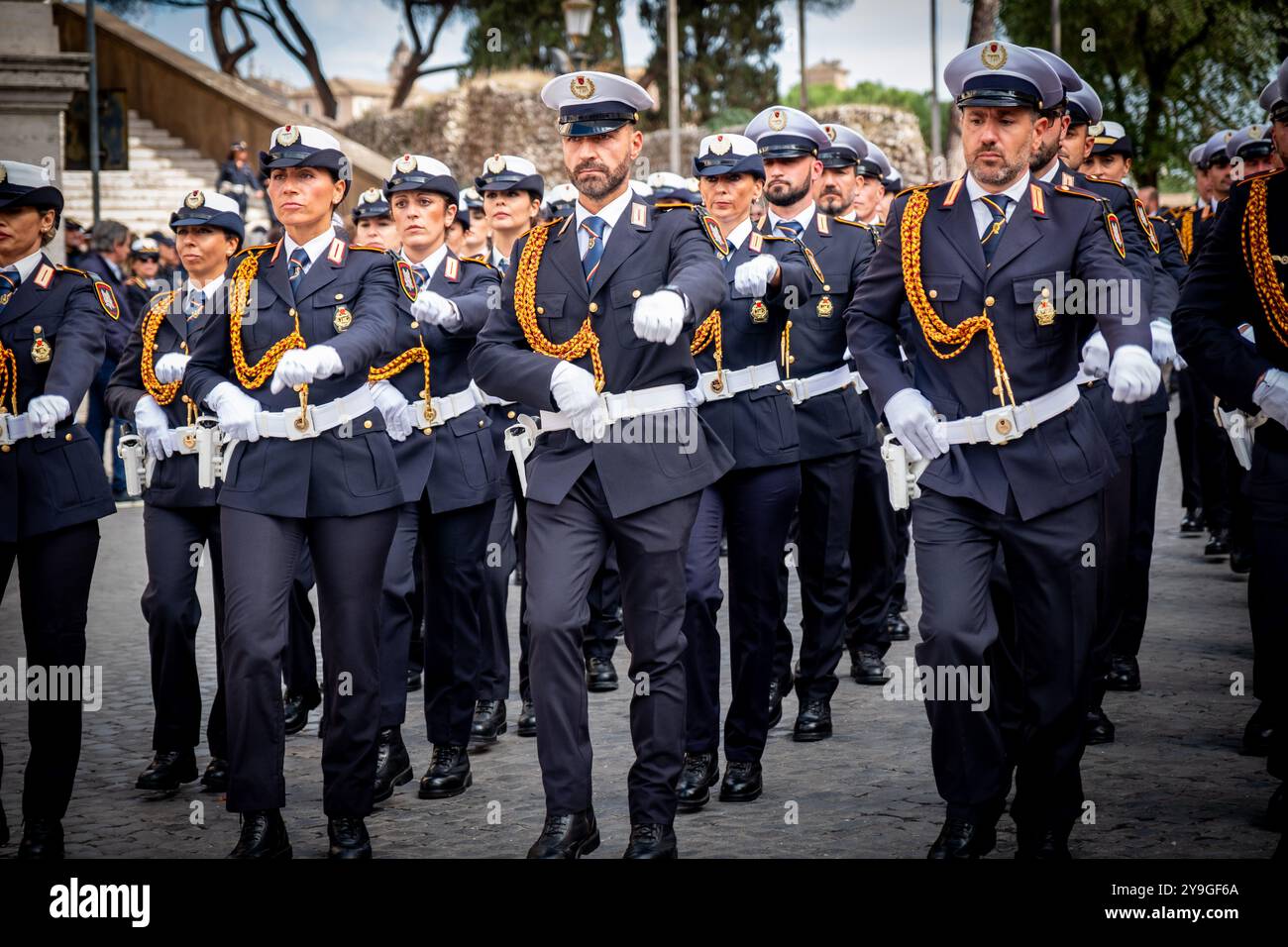 Rom, Rm, Italien. Oktober 2024. Die Feier zum 154. Jahrestag der Gründung der „Polizia Locale di Roma Capitale“ findet in der Kirche Santa Maria in Aracoeli und auf dem Platz Campidoglio statt. (Kreditbild: © Marco Di Gianvito/ZUMA Press Wire) NUR REDAKTIONELLE VERWENDUNG! Nicht für kommerzielle ZWECKE! Stockfoto