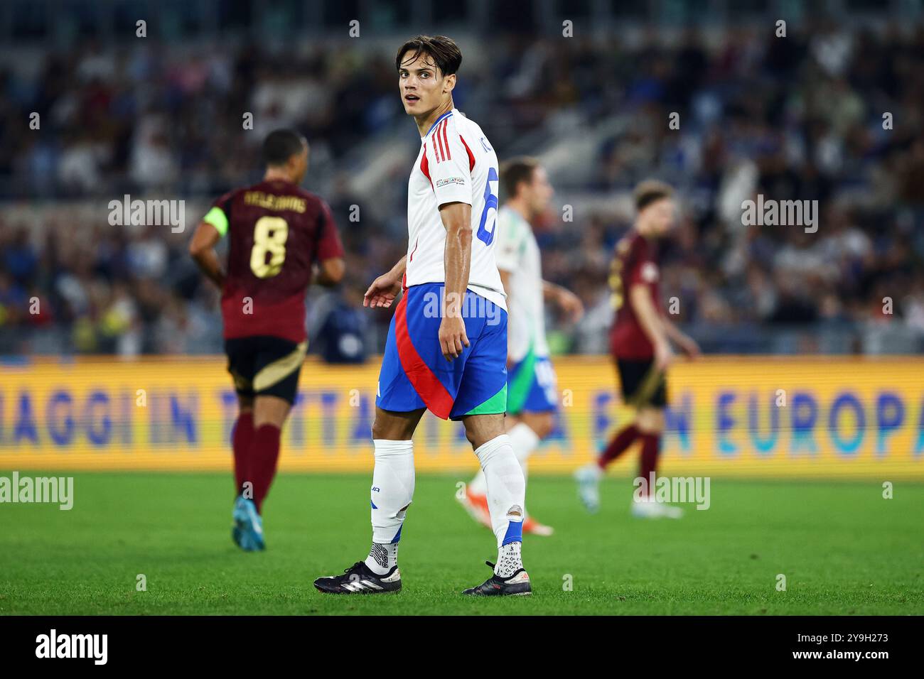 Rom, Italien. Oktober 2024. Samuele Ricci aus Italien sieht beim Fußballspiel der UEFA Nations League, Liga A, Gruppe A2 zwischen Italien und Belgien am 10. Oktober 2024 im Stadio Olimpico in Rom, Italien, zu. Quelle: Federico Proietti / Alamy Live News Stockfoto