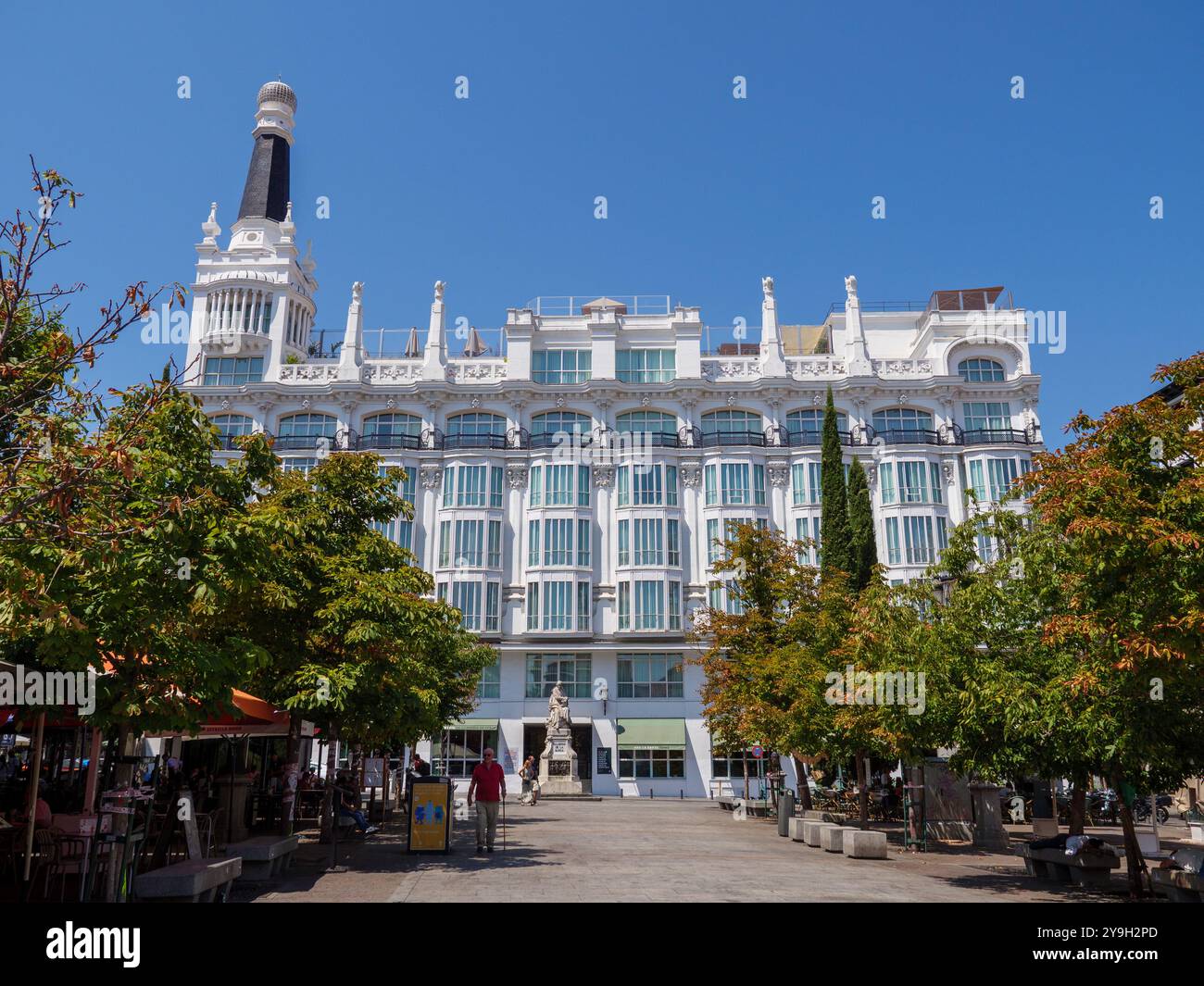 Hotel ME Madrid Reina Victoria auf der Plaza Santa Ana im Viertel Huertas, Madrid, Spanien Stockfoto