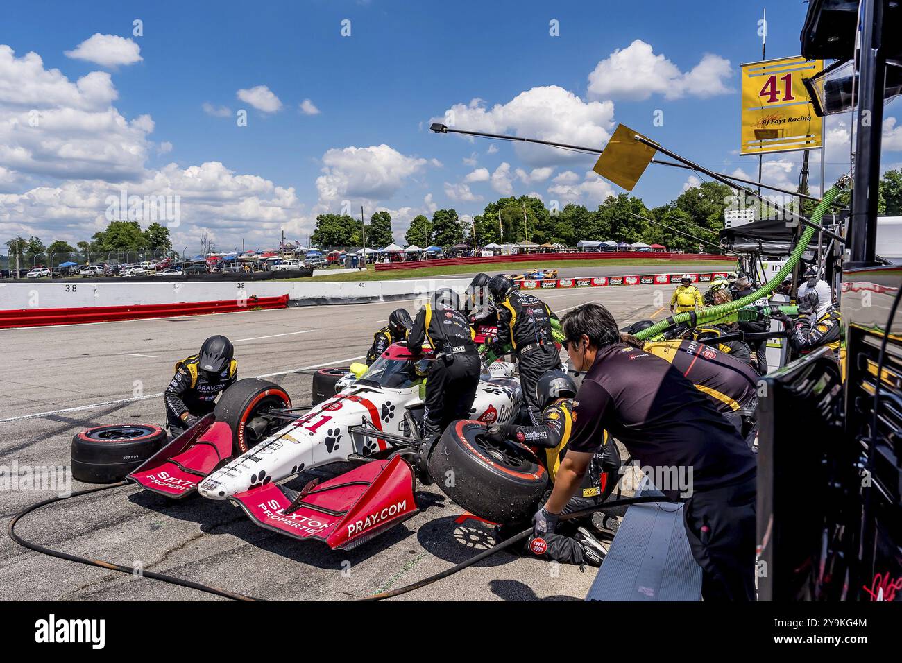 STING RAY ROBB (41) aus Payette, Idaho, kommt während des Honda Indy 200 auf dem Mid-Ohio Sports Car Course in Lexington, OH, die Grube runter Stockfoto