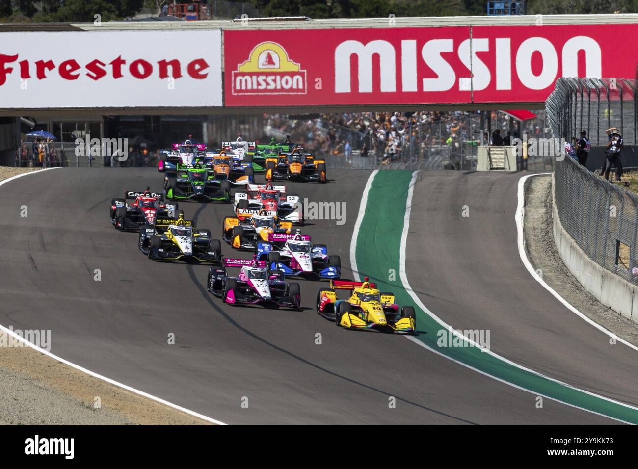 ALEX PALOU (10) aus Barcelona, Spanien, fährt während des Firestone Grand Prix von Monterey auf dem WeatherTech Raceway Laguna Seca in Salinas CA Stockfoto