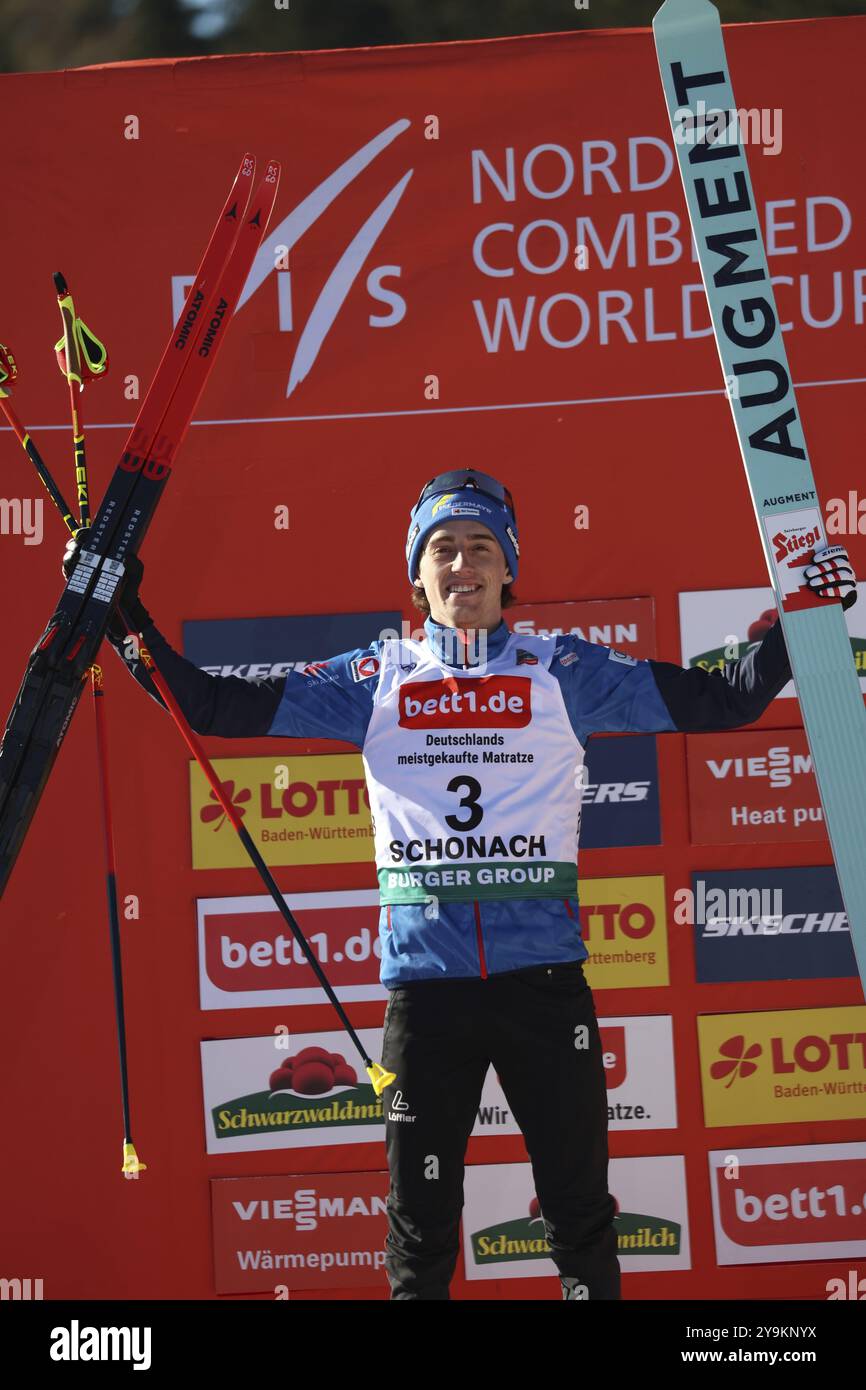 Stefan Rettenegger Österreich feiert seinen 2. Platz bei der FIS Nordische Kombi-Weltmeisterschaft Schonach 2024 Stockfoto
