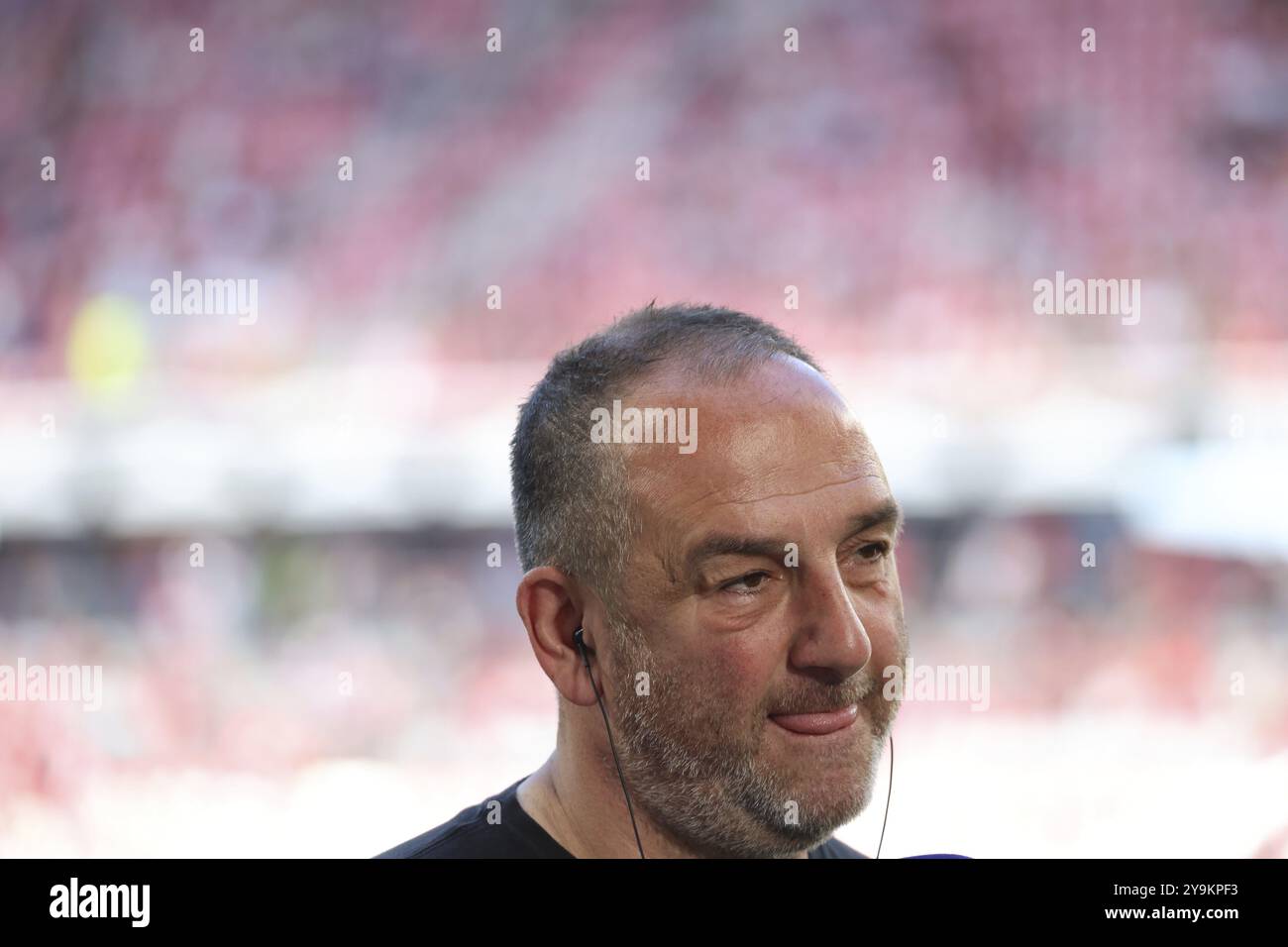 Trainer Frank Schmidt (1. FC Heidenheim) beim Spiel des 1. FBL: 23:24: 33. Sptg. SC Freiburg, 1. FC HEIDENHEIM DFL REGELT, DASS DIE VERWENDUNG VON VERBOTEN IST Stockfoto