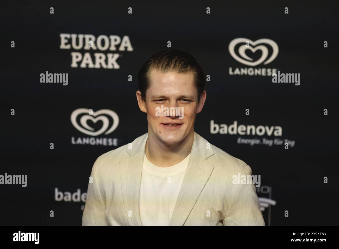 Laudator: Max von der Groeben bei der Verleihung des Radio Regenbogen Award 2024 im Europapark Rust Stockfoto