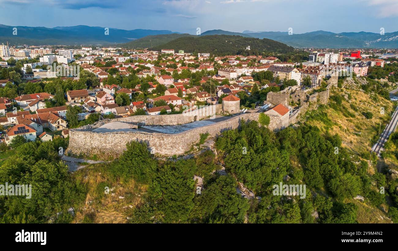 Luftaufnahme von Fort Bedem in Nikšić, Montenegro - Osmanische Festung auf dem Balkan Stockfoto