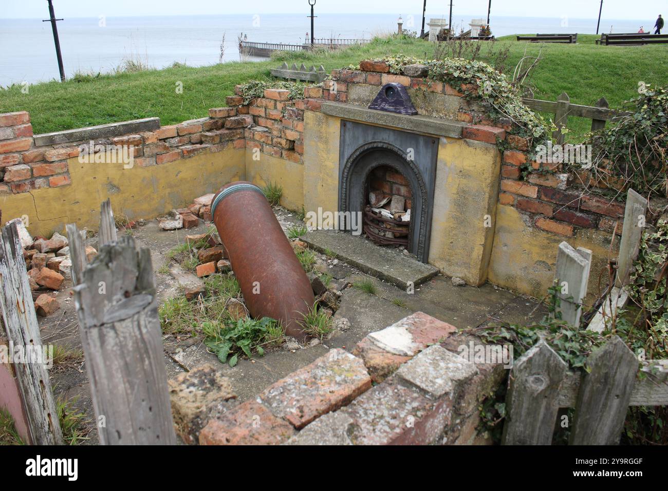 Überreste eines im 1. Weltkrieg bombardierten Hauses in Whitby, England Stockfoto