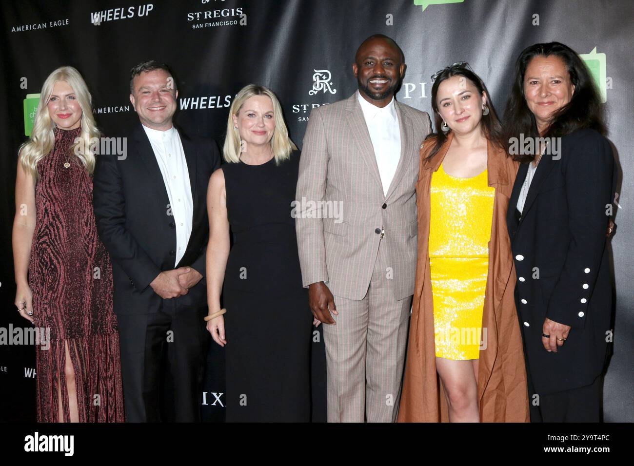 Woodside, USA. Oktober 2024. LOS ANGELES – 10. OCT: Olivia June, Zak Williams, Amy Poehler, Wayne Brady, Zelda Williams, Marsha Garces Williams bei The Bring Change 2 Mind's 12th Annual Revels and Revelations at the Private Residence am 10. Oktober 2024 in Woodside, CA (Foto: Katrina Jordan/SIPA USA) Credit: SIPA USA/Alamy Live News Stockfoto