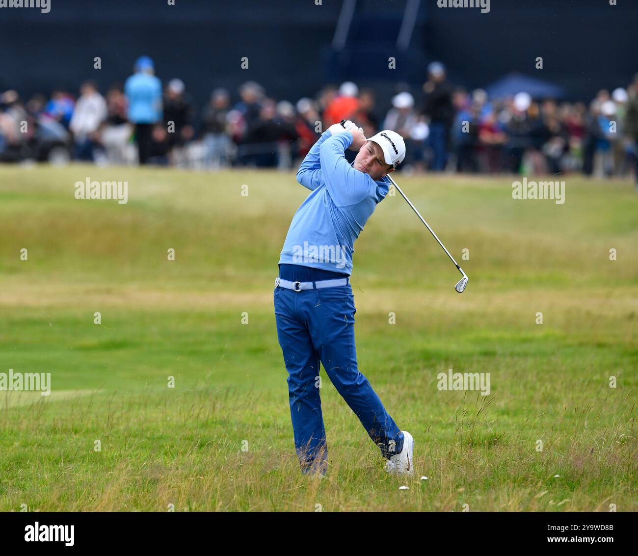 21. Juli 2019; Robert MacIntyre spielt seinen zweiten Schuss aus dem Rough am 1. Während der Finalrunde des Open Championship-Golfturniers im Royal Portrush Golf Club - Dunluce Course, Portrush, Nordirland. Stockfoto