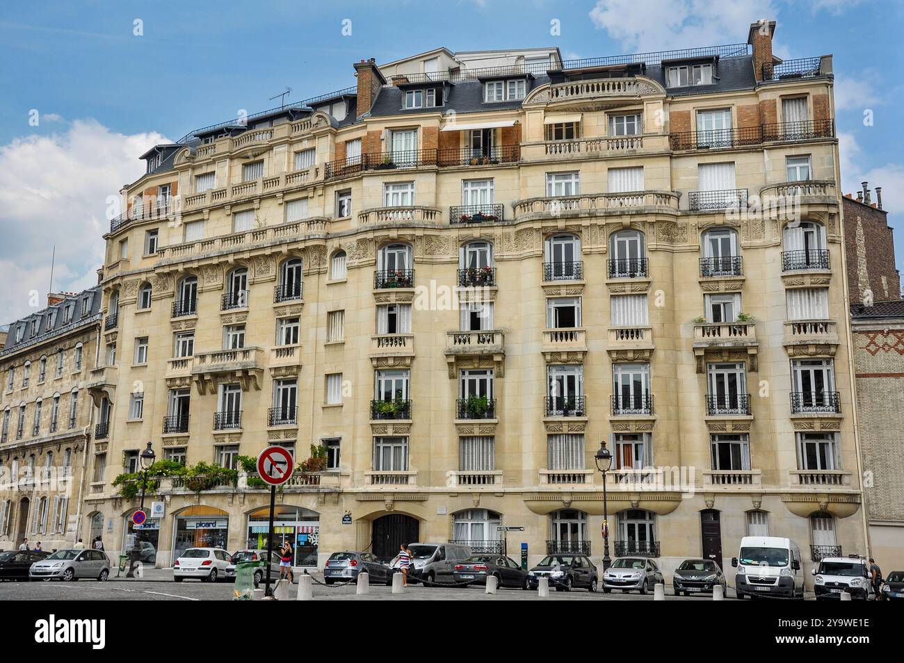 Pariser Prestige: Die raffinierte urbane Landschaft der Stadt des Lichts Stockfoto