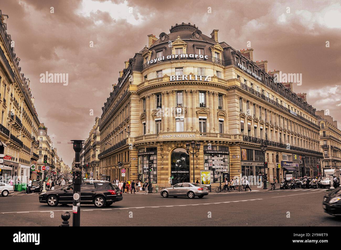 Pariser Prestige: Die raffinierte urbane Landschaft der Stadt des Lichts Stockfoto