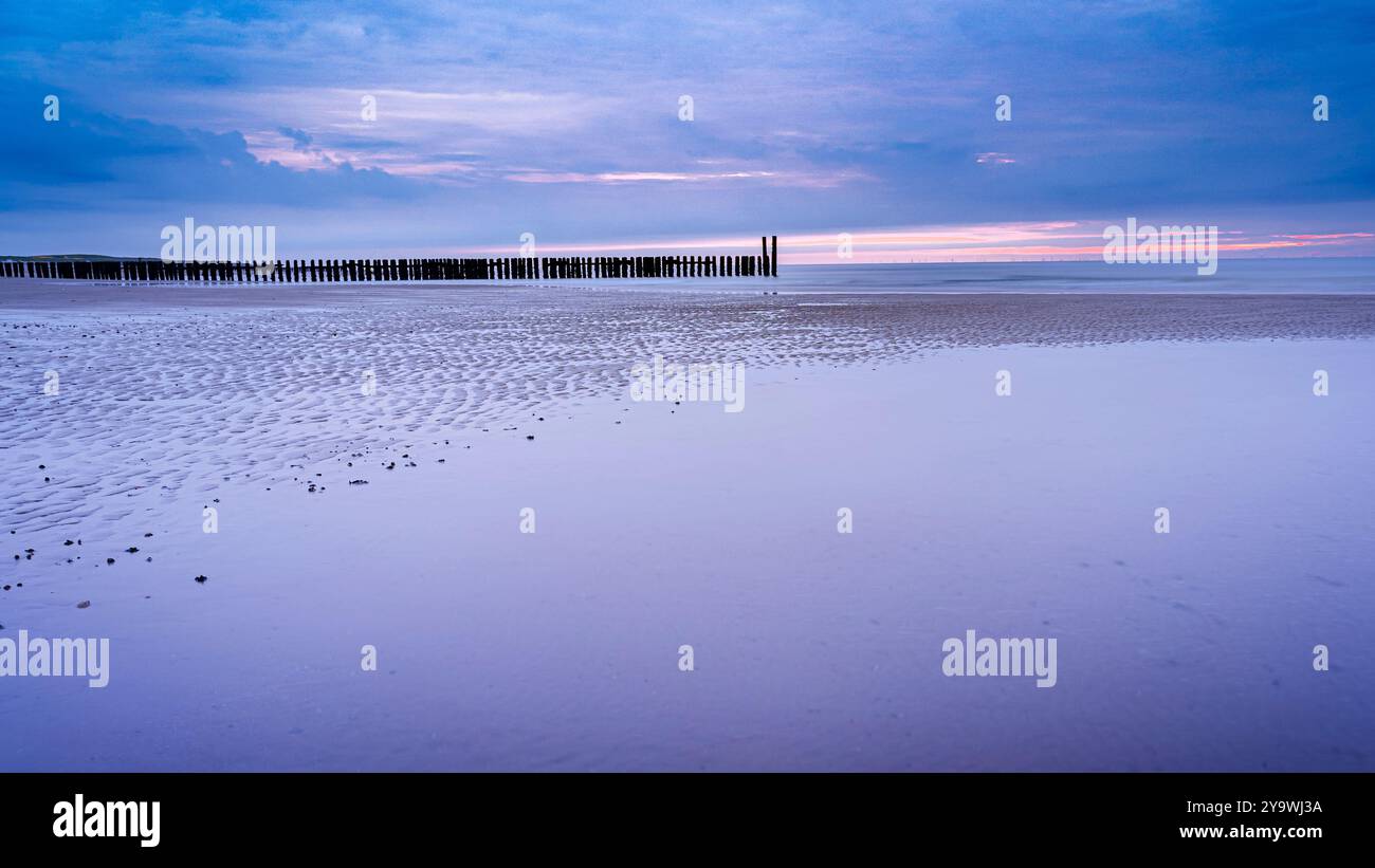 Küstenstrandlandschaft an der Nordsee bei Domburg in Walcheren in der niederländischen Provinz Zeeland Stockfoto