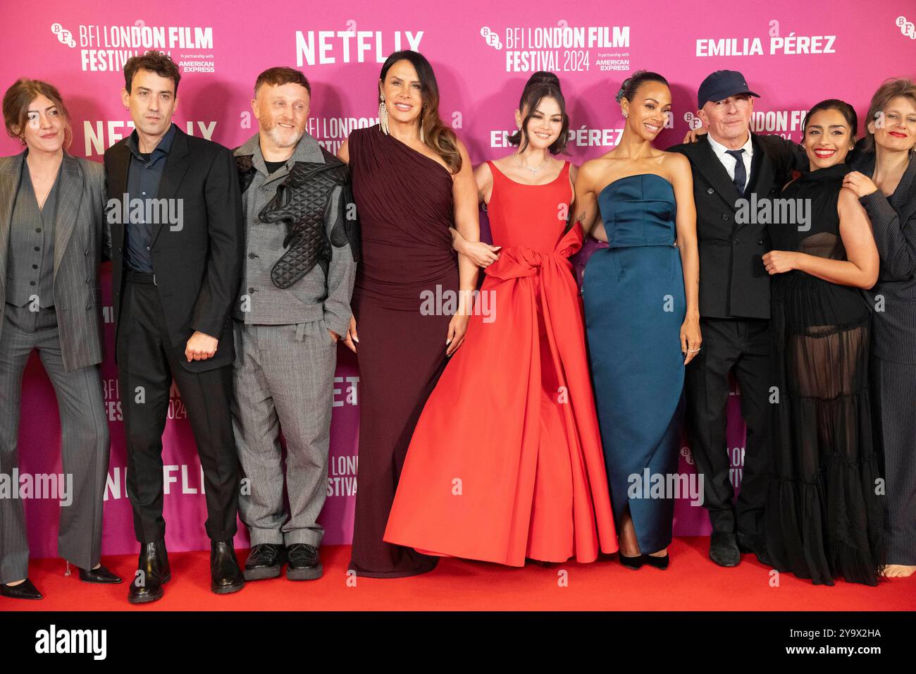 (Von links nach rechts) Pauline Lamy, Paul Guilhaume, Damien Jalet, Karla Sofía Gascón, Selena Gomez, Zoe Saldana, Jacques Audiard, Adriana Paz und Camille Dalmais nehmen an der Galavorführung von Emilia Perez in der Royal Festival Hall im Southbank Centre in London Teil. Bilddatum: Freitag, 11. Oktober 2024. Stockfoto