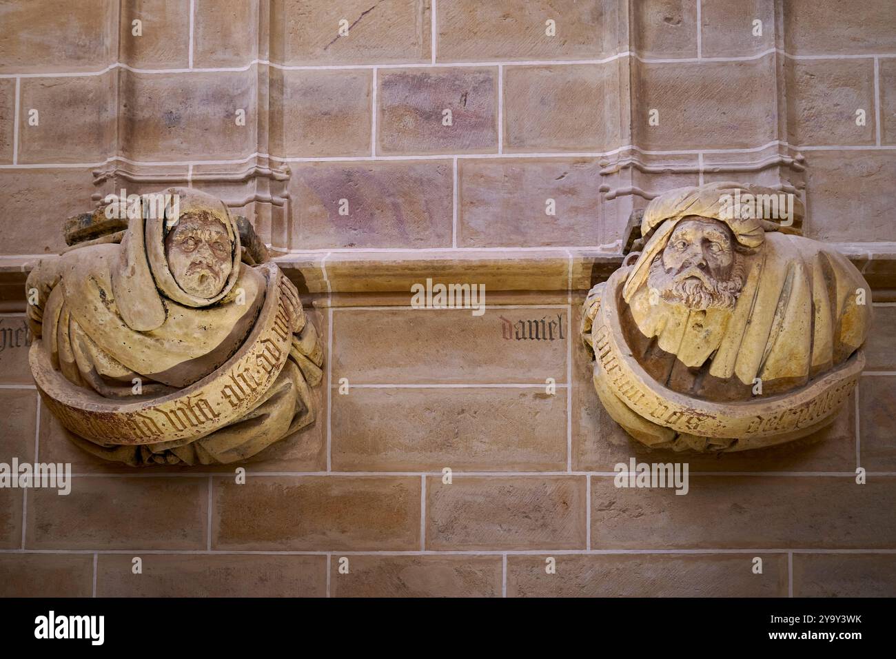 Frankreich, Saone et Loire, Maconnais, Cluny, Saint Pierre und Saint Paul Abbey von Cluny, Grabkapelle des Abtes Jean de Bourbon aus dem 15. Jahrhundert mit den Konsolen (Propheten) von Ezekiel und Daniel Stockfoto