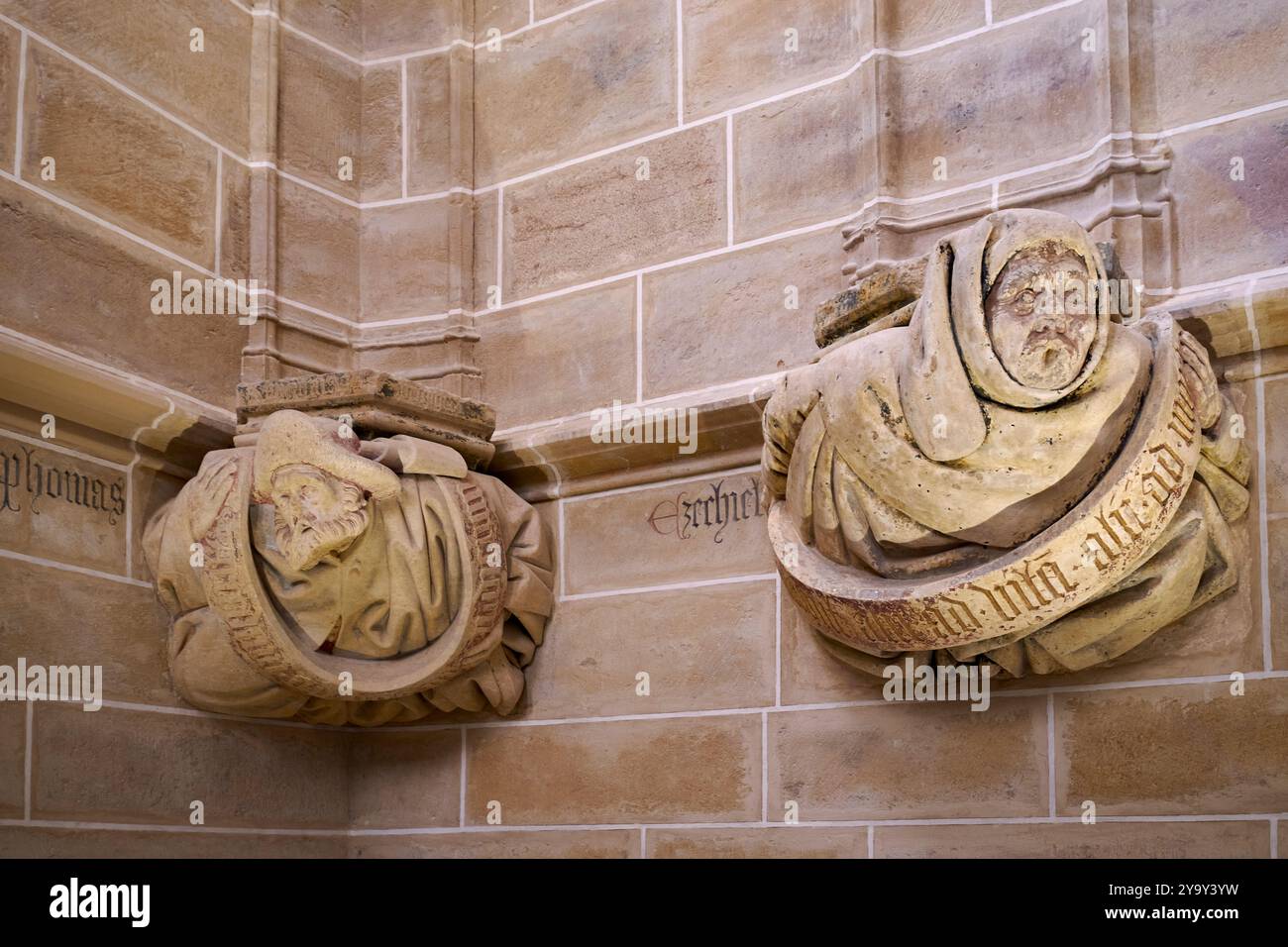 Frankreich, Saone et Loire, Maconnais, Cluny, Saint Pierre und Saint Paul Abbey von Cluny, Grabkapelle des Abtes Jean de Bourbon aus dem 15. Jahrhundert mit den Konsolen (Propheten) von Zephanja und Ezekiel Stockfoto