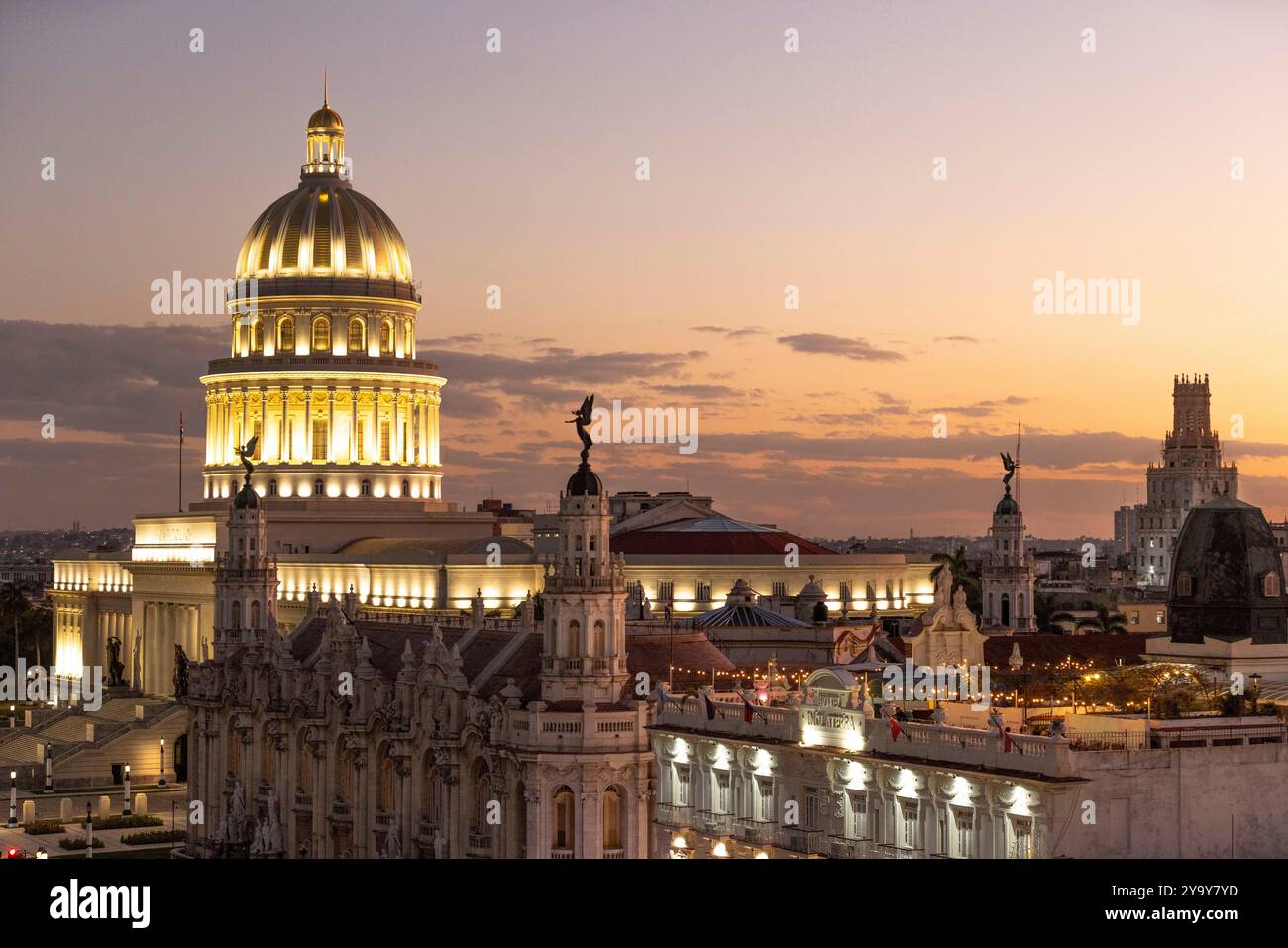 Kuba, Havanna, La Habana Vieja Viertel, das von der UNESCO, dem Kapitol, zum Weltkulturerbe erklärt wird Stockfoto