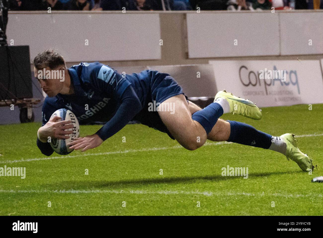 Tom Roebuck Scores - Sale Sharks vs Newcastle Falcons - Gallagher Premiership Rugby - 11. Oktober 2024 - Salford Community Stadium Stockfoto