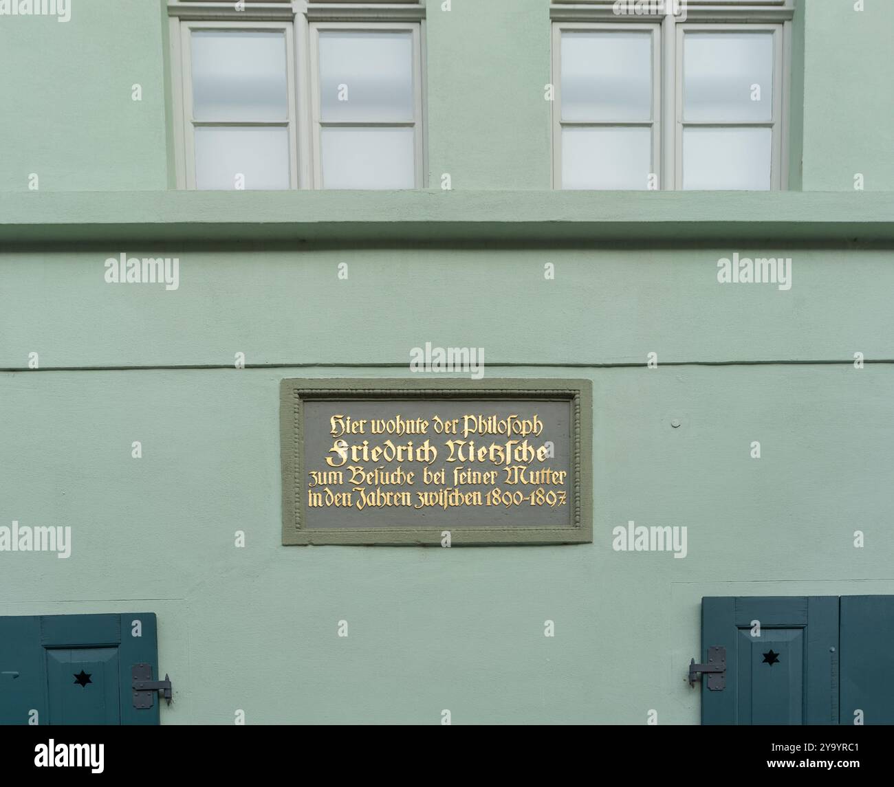 Museum Nietzsche Haus in Naumburg , Gedenktafel an der Fassade der ehemaligen Residenz des Philosophen Friedrich Nietzsche Sachsen-Anhalt, Deutschland, Europa Stockfoto