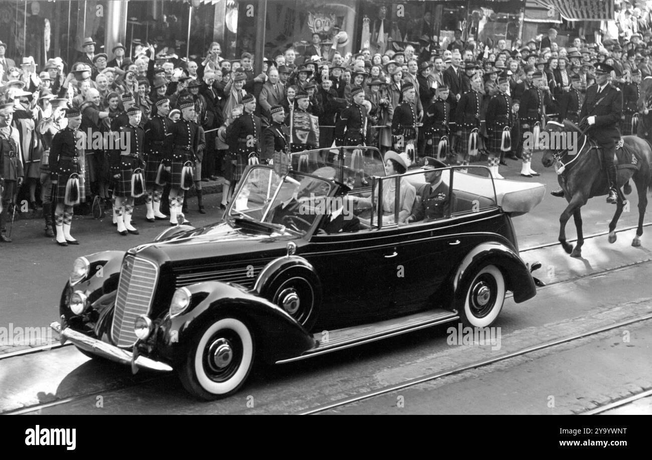 König George VI. Und Königin Elizabeth im Auto an der Ecke Granville Street und Dunsmuir Street, Vancouver, B.C. während des königlichen Besuchs in Kanada am 29. Mai 1939 Stockfoto