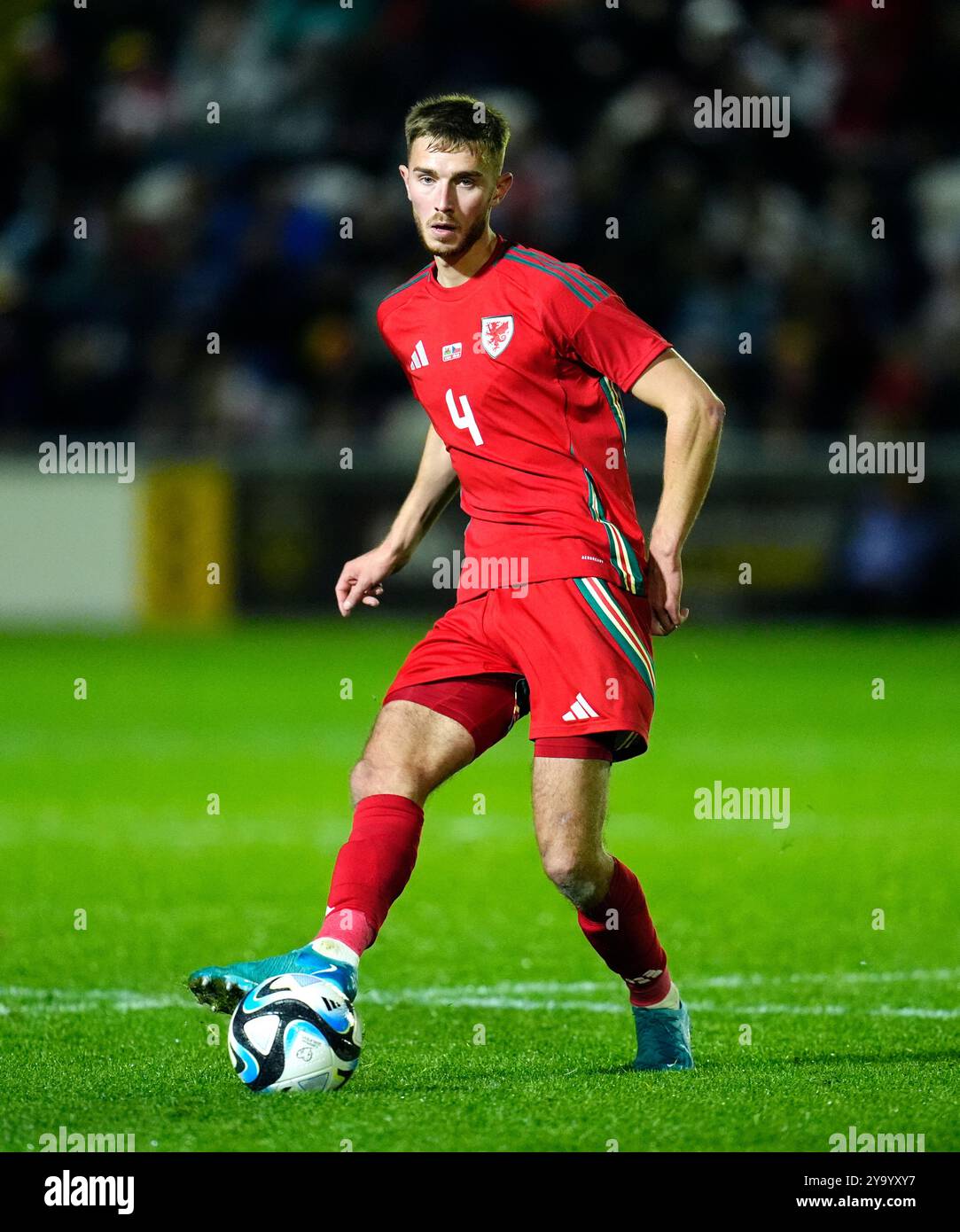 Matthew Baker aus Wales während des Qualifikationsspiels der Gruppe I zur UEFA-Euro-U21-Meisterschaft in Rodney Parade in Newport. Bilddatum: Freitag, 11. Oktober 2024. Stockfoto