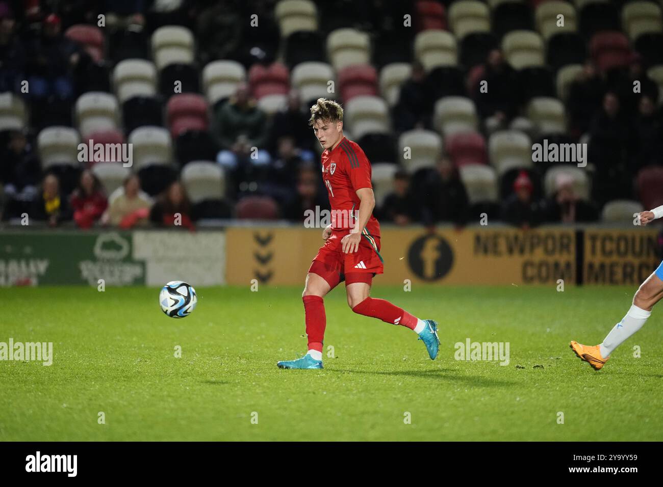 Thomas Davies aus Wales während des Qualifikationsspiels der Gruppe I zur UEFA-Euro-U21-Meisterschaft in Rodney Parade in Newport. Bilddatum: Freitag, 11. Oktober 2024. Stockfoto