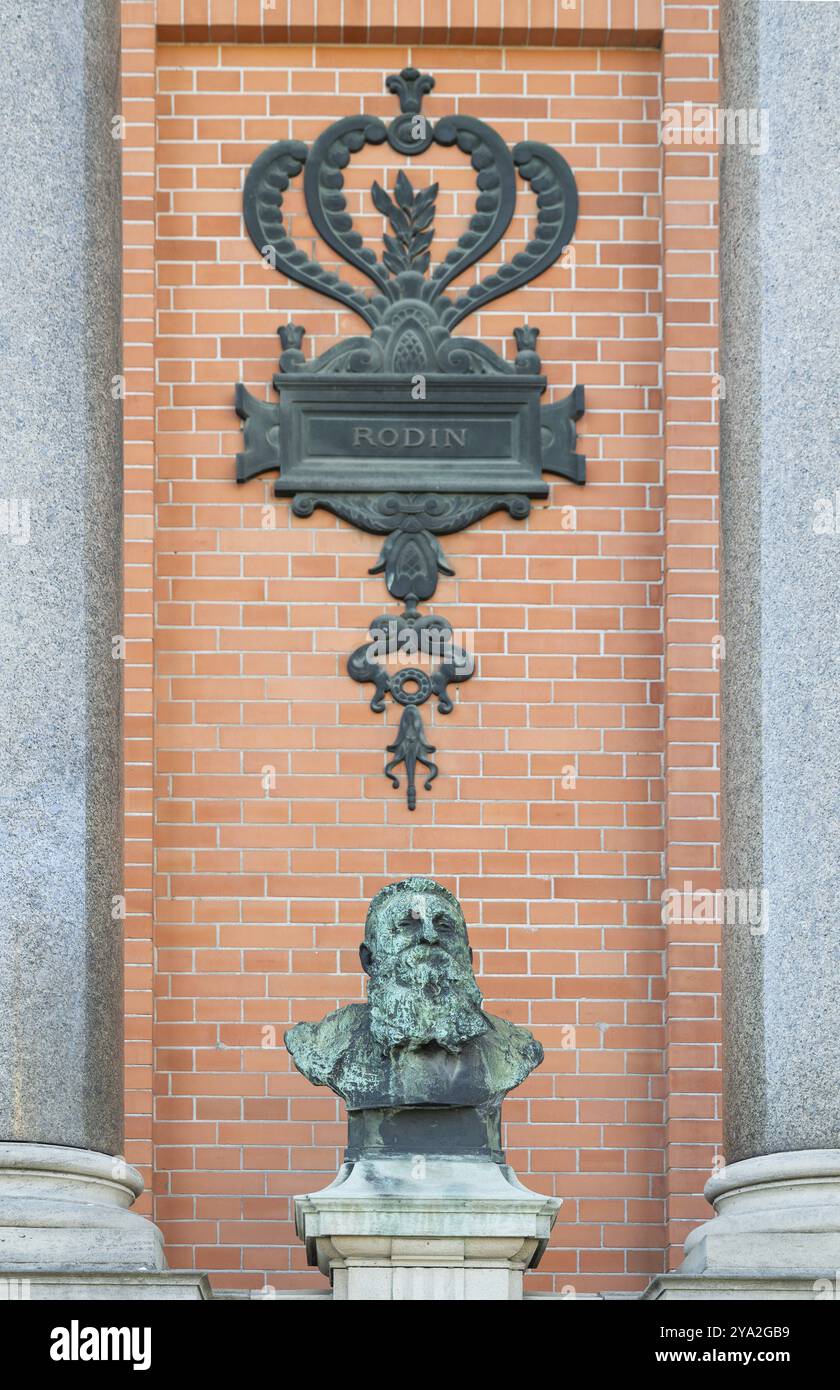 Büste des Bildhauers Auguste Rodin, Außenwand, NY Carlsberg Glyptotek oder New Carlsberg Glyptothek, Kunstmuseum für Skulptur und Malerei, Kopenhage Stockfoto