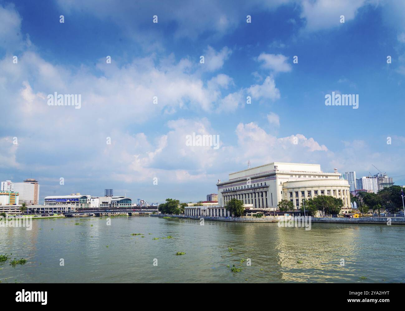 Nationales Postamt und Fluss in der Innenstadt von manila, philippinen Stockfoto