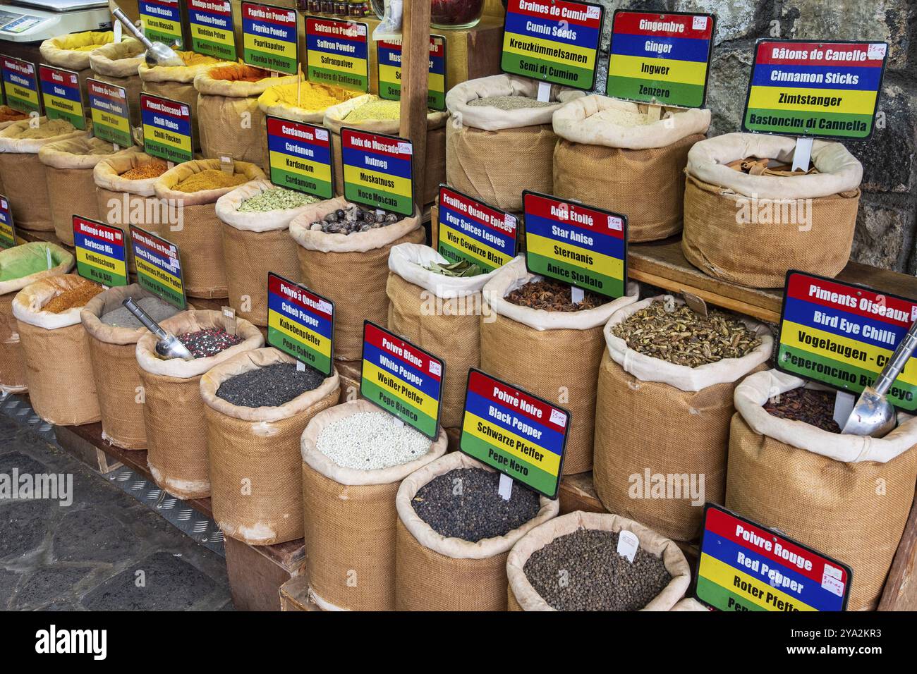 Gewürze, Obst- und Gemüsemarkt, Markthalle, Altstadt, Port Louis, Indischer Ozean, Insel, Mauritius, Afrika Stockfoto