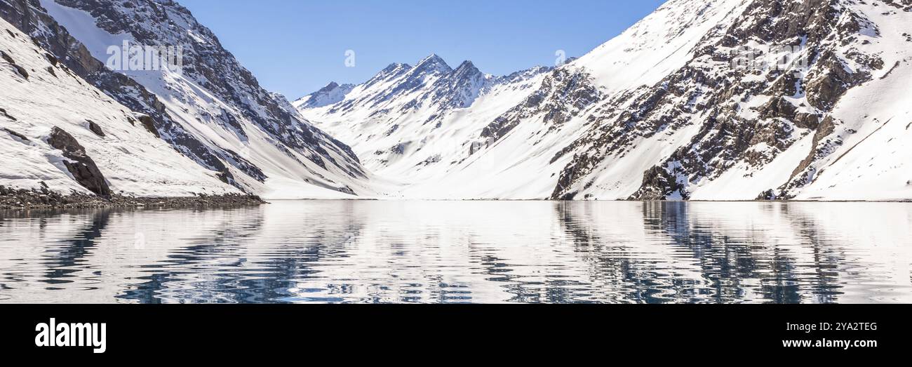 Ski in chile an einem sonnigen Tag mit viel Schnee. Südamerika Stockfoto