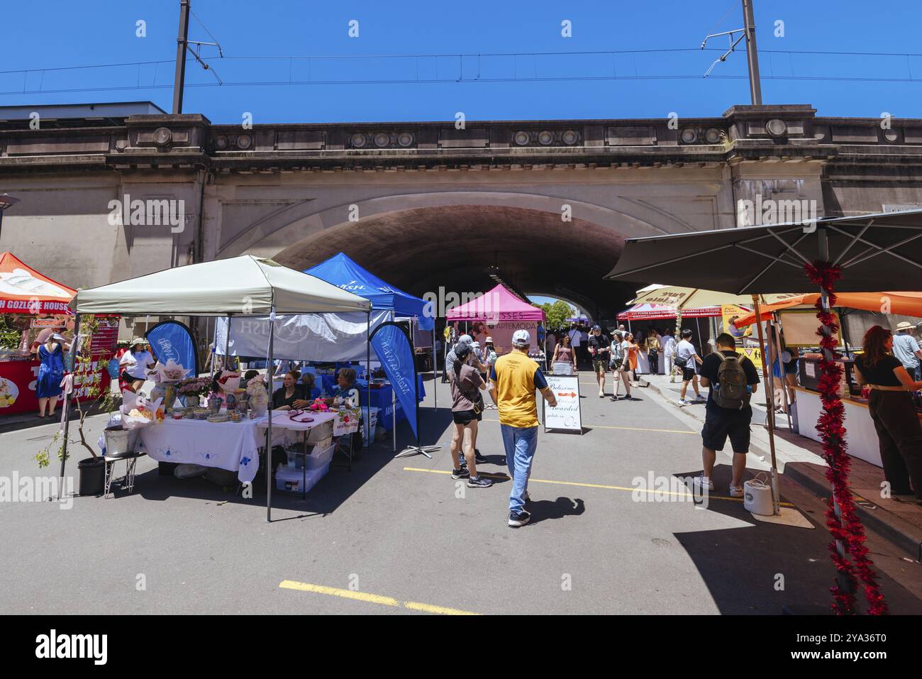 SYDNEY, AUSTRALIEN, 3. DEZEMBER 2023: Kirribilli Markets an einem warmen Sommertag in Sydney, New South Wales, Australien, Ozeanien Stockfoto