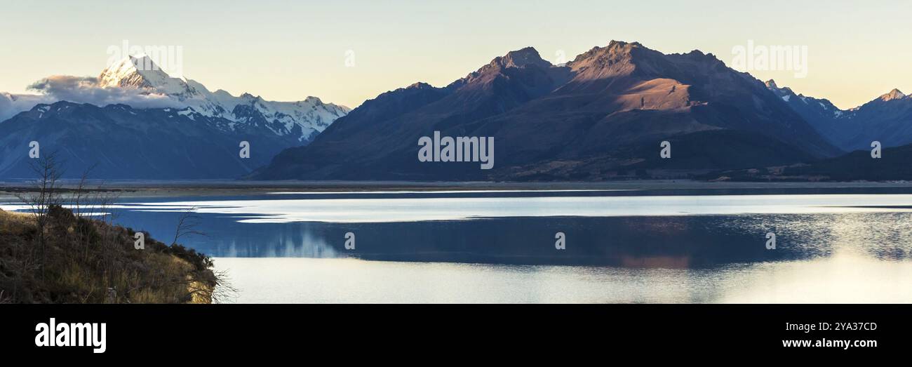 Mount Cook, Neuseeland. Flug zu einem Gebiet, das vollständig von Eis und Schnee bedeckt ist. Ozeanien. Webbanner Stockfoto