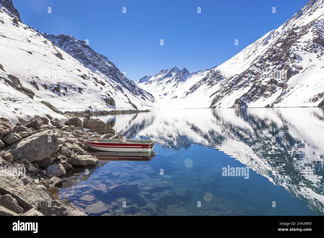 Ski in chile an einem sonnigen Tag mit viel Schnee. Südamerika Stockfoto