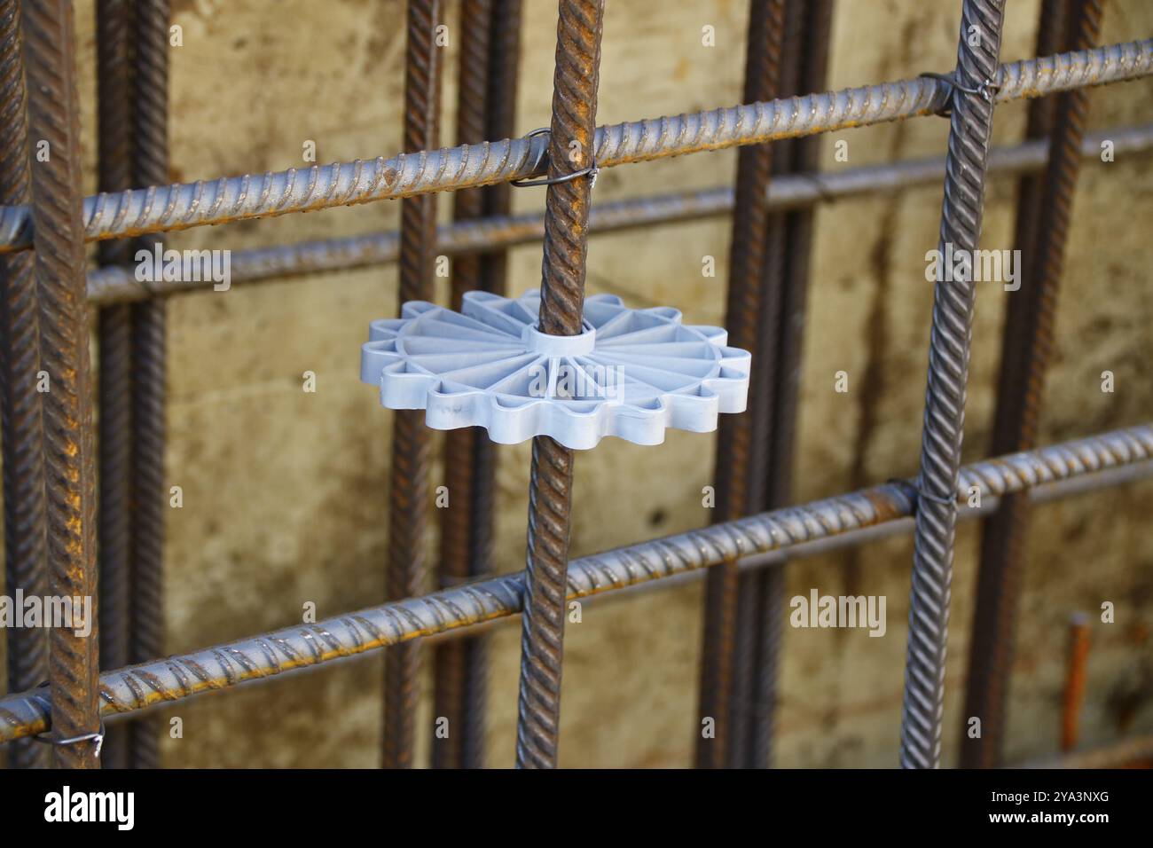 Distanzstück für Stahlkonstruktionen, zum Betonieren einer Wand Stockfoto