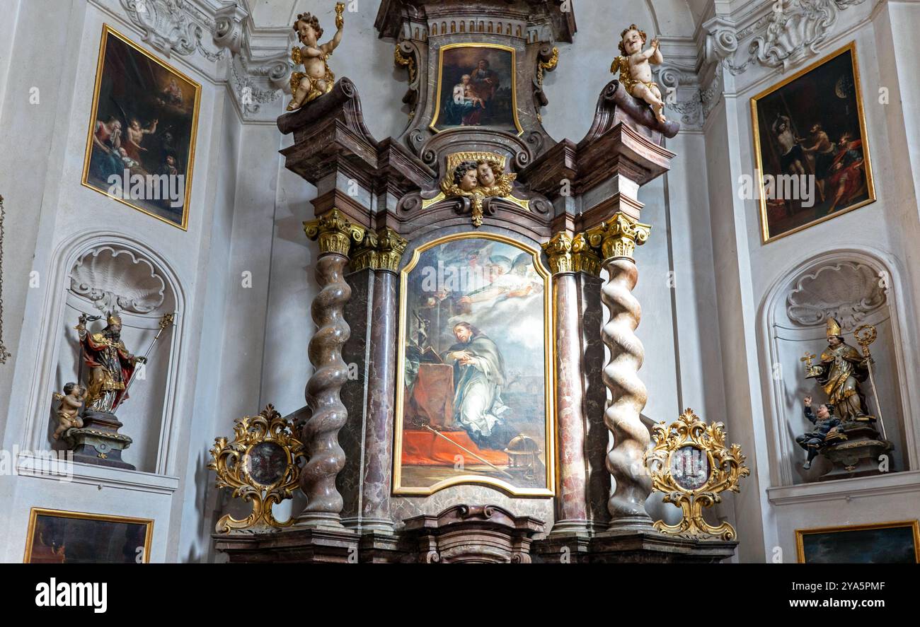 Kunstwerke in der Basilika St. Georg Prag Tschechisch Stockfoto