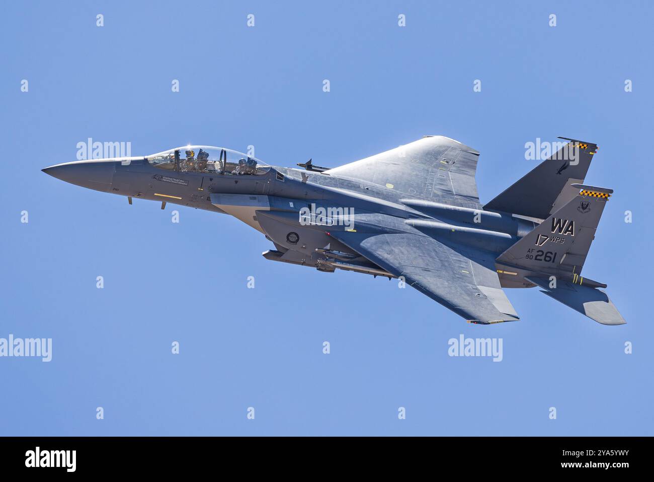 90-0261 McDonnell Douglas F-15E Strike Eagle, der Nellis AFB während der Roten Flagge auf einer FLEX-Abfahrt verlässt Stockfoto