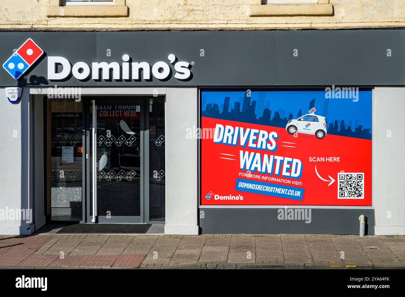 Fahrer wollten Werbung in einer Domino's Pizza-Filiale in Schottland, Großbritannien, Europa Stockfoto