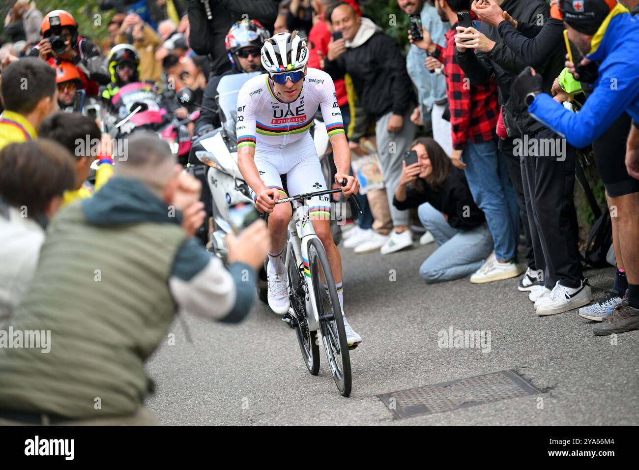 Italia. Oktober 2024. POGACAR Tadej während der 118. Ausgabe der Il Lombardia, einem 255 km langen Tagesrennen von Bergano nach Como am 12. Oktober 2024, Italien. (Foto: Tim de Waele/POOL Getty Images) Credit: LaPresse/Alamy Live News Stockfoto