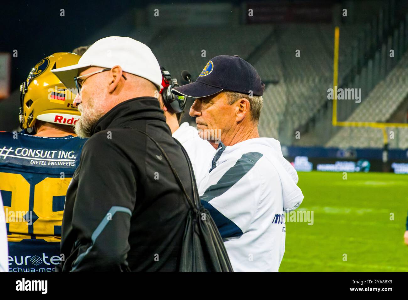 erima GFL / Deutsche Fußball-Liga, erima GFL Bowl, Potsdam Royals - Dresden Monarchen im Stadion an der Hafenstraße in Essen am 12. Okt. 2024, Dresdner Monarchs/ Cheftrainer Greg Seamen. Stockfoto