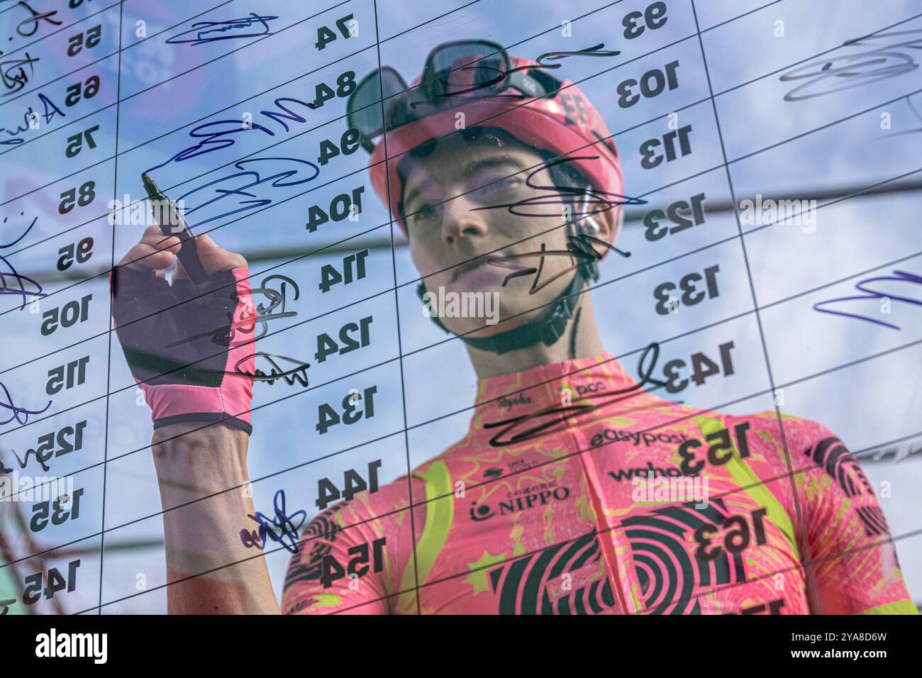 Neilson Powless beim Giro di Lombardia, Straßenradrennen in Bergamo, Italien, 12. Oktober 2024 Stockfoto