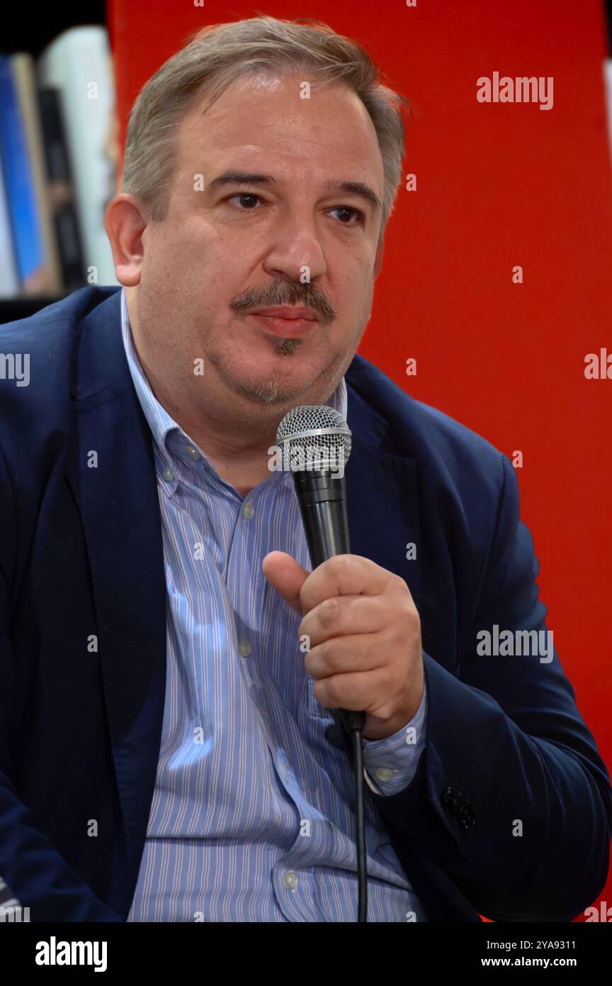 Luca Telese, italienischer Journalist, Fernsehmoderator und Schriftsteller. Er arbeitet für den Fernsehsender La7. Stockfoto