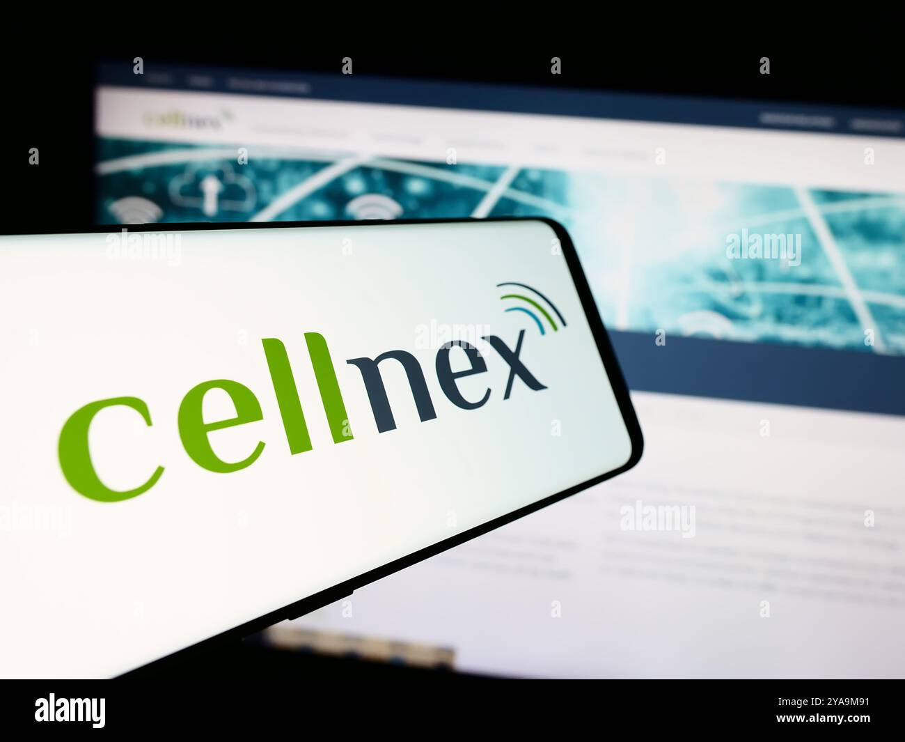 Deutschland. August 2024. In dieser Abbildung ist ein Smartphone mit dem Logo des spanischen Telekommunikationsunternehmens Cellnex Telecom SA vor der Website zu sehen. (Credit Image: © Timon Schneider/SOPA Images via ZUMA Press Wire) NUR REDAKTIONELLE VERWENDUNG! Nicht für kommerzielle ZWECKE! Stockfoto