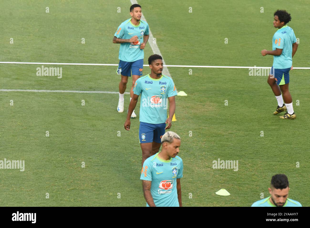 Die brasilianische Mannschaft hielt am Samstag Nachmittag (12) im Bezerrão-Stadion ihr erstes Training auf Brasiliense-Boden ab. Die brasilianische Mannschaft bereitet sich auf das WM-Qualifikationsspiel vor, das am Dienstag (15) gegen die peruanische Mannschaft in der Arena BRB stattfindet. Caior Rocha (Caior Rocha/SPP) Credit: SPP Sport Press Photo. /Alamy Live News Stockfoto