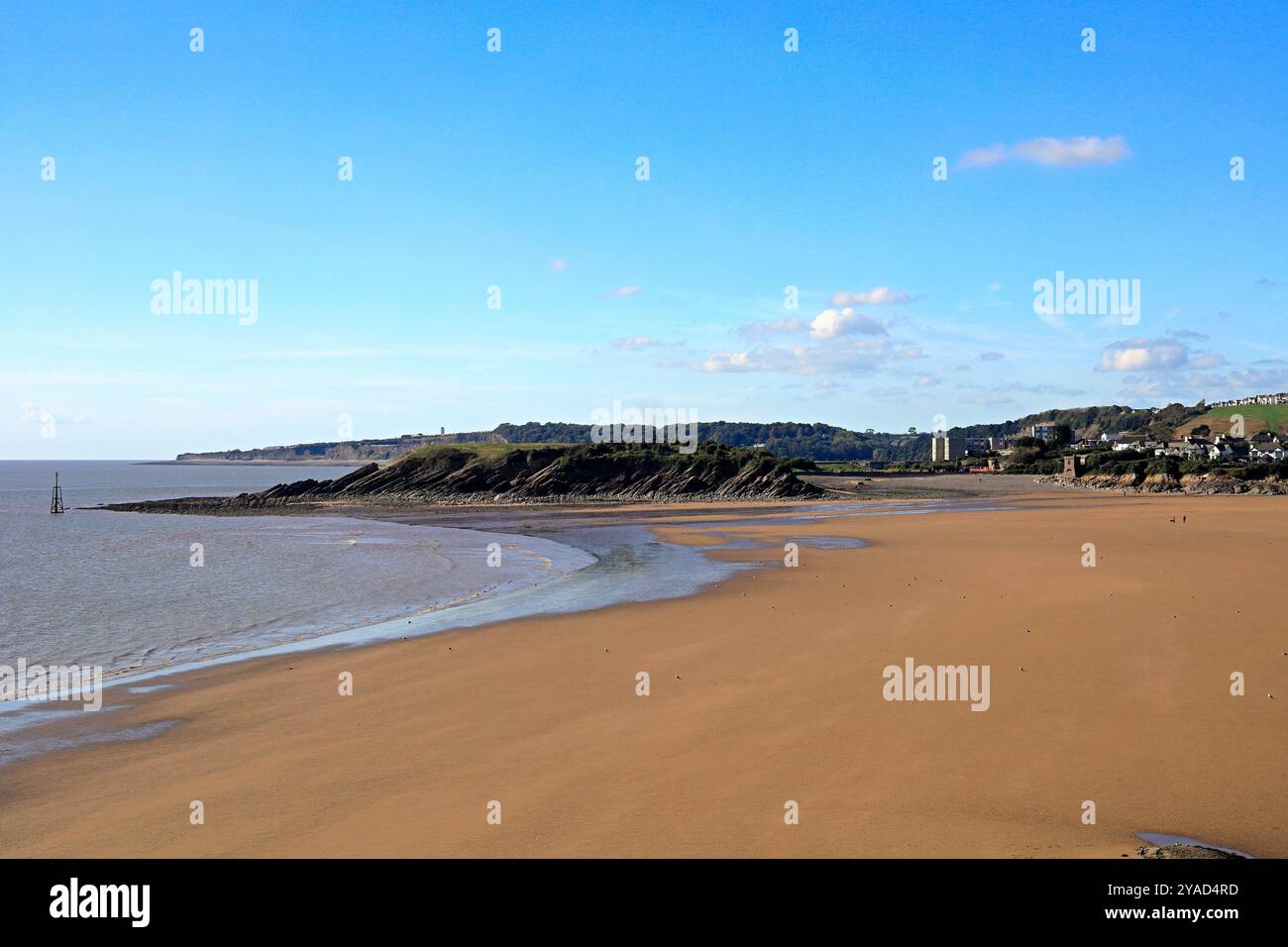 Gezeitenstrand in Watch House Bay, Barry Island, Südwales, Großbritannien. Vom Oktober 2024. Stockfoto