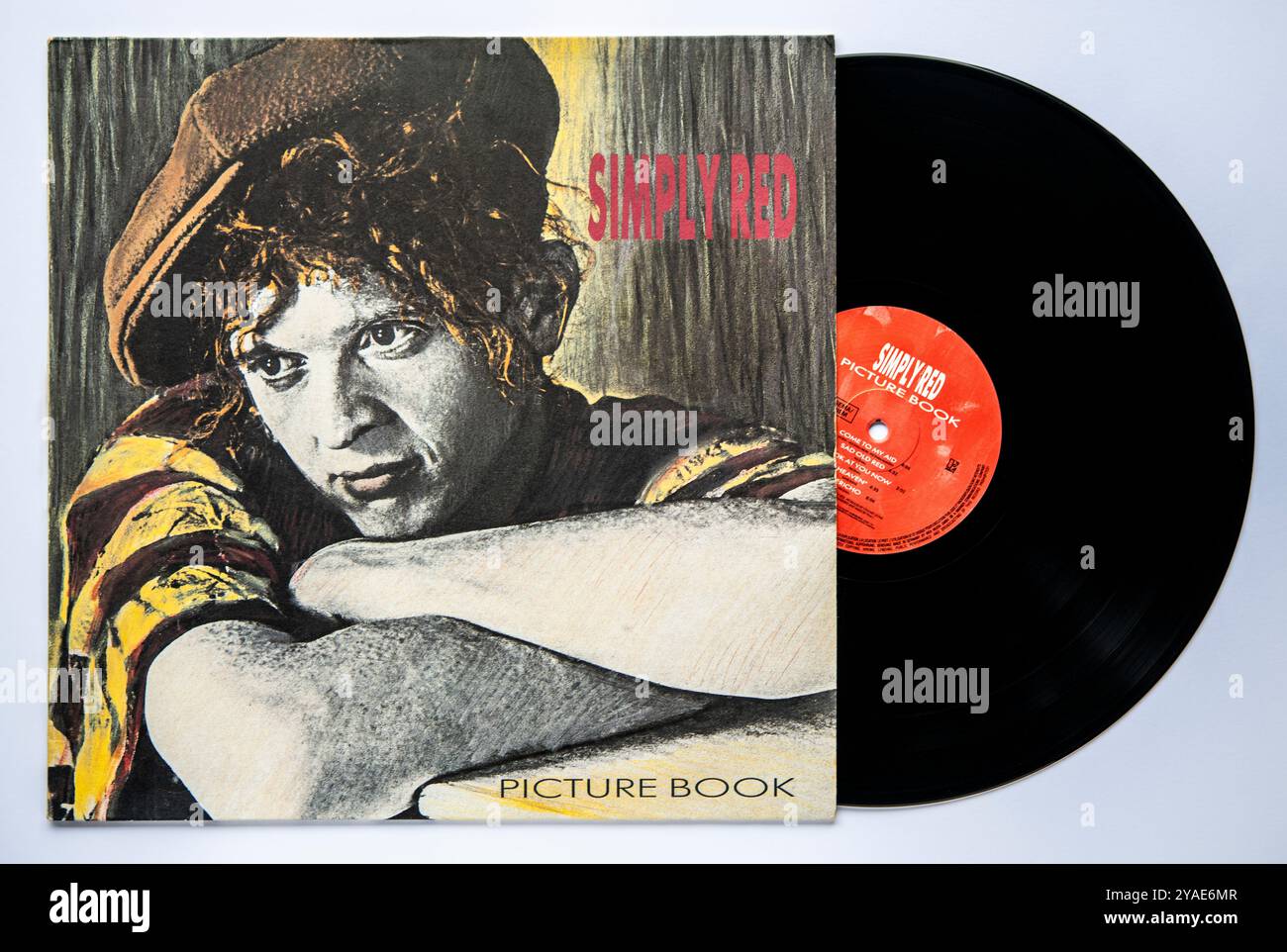 LP-Cover und Vinyl von Picture Book, dem Debütalbum von Simply Red, das 1985 veröffentlicht wurde Stockfoto
