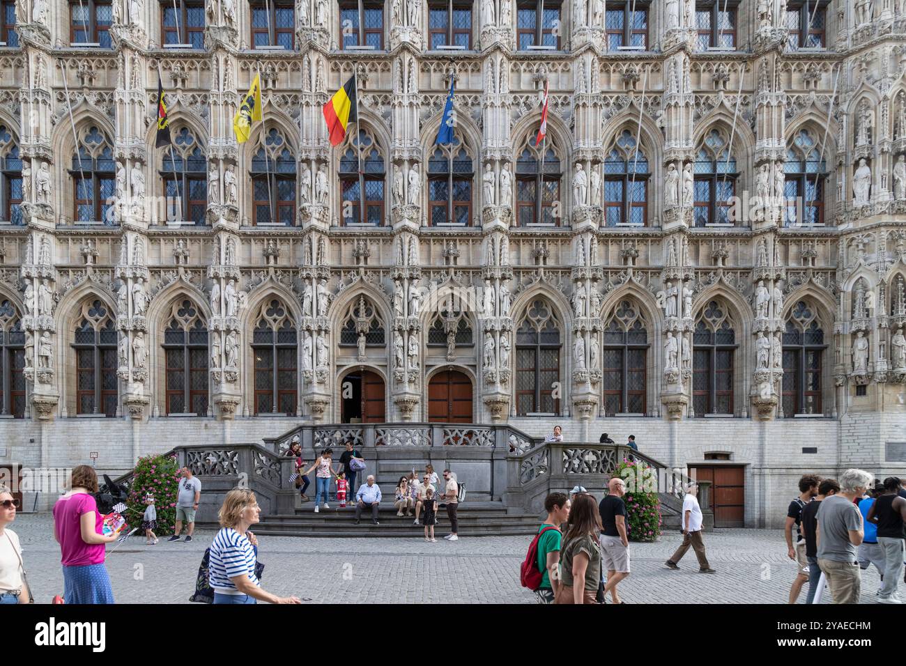 Gotisches Rathaus am Grote Markt von Leuven in Belgien. Stockfoto